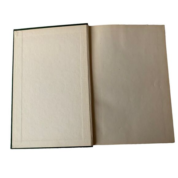 You…Can Hook Rugs 1950’s Hardcover Book - Picture 4 of 9